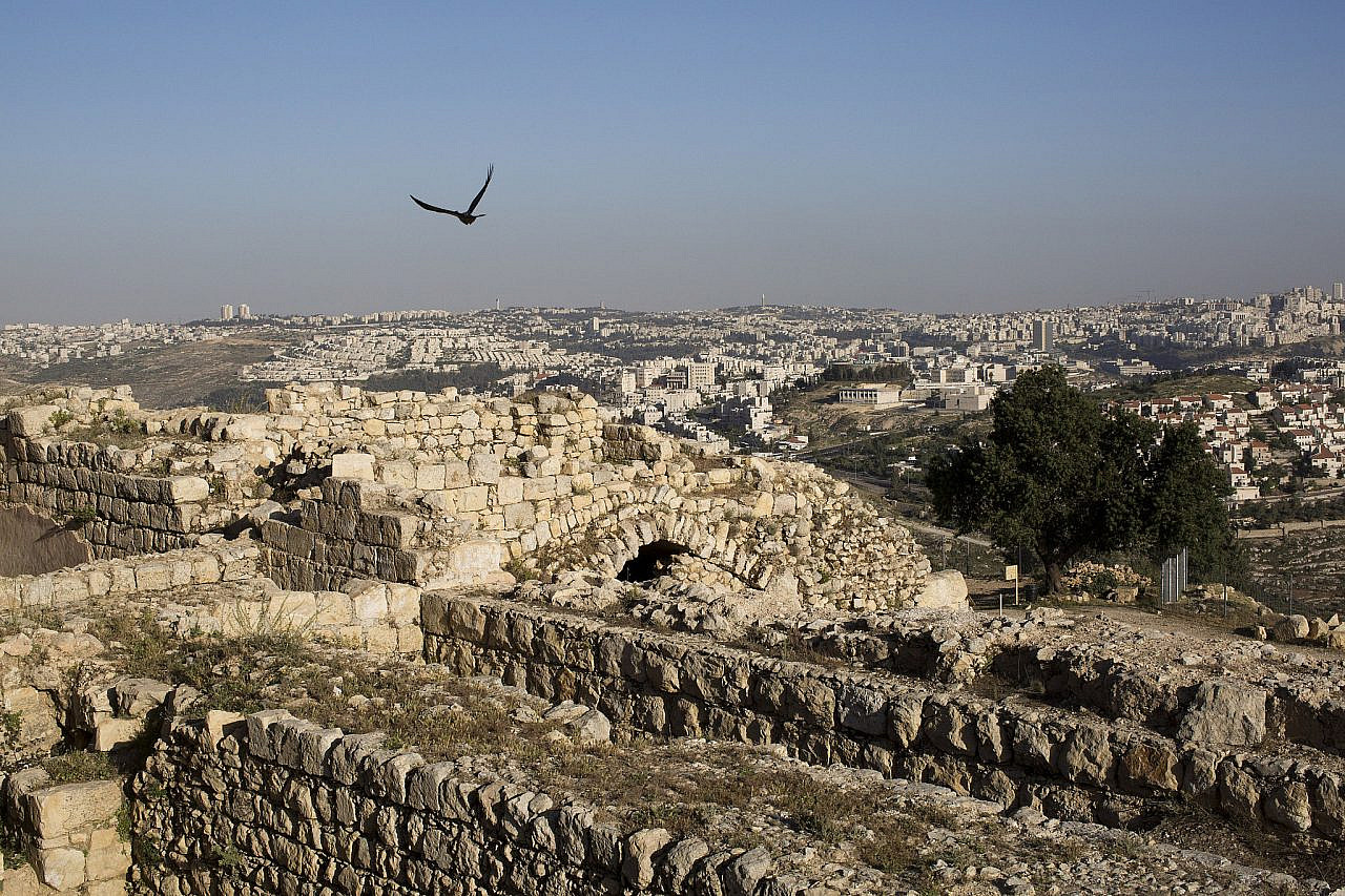 The Palestinian village of Nabi Samwil, occupied West Bank, April 28, 2014. (Keren Manor/Activestills)