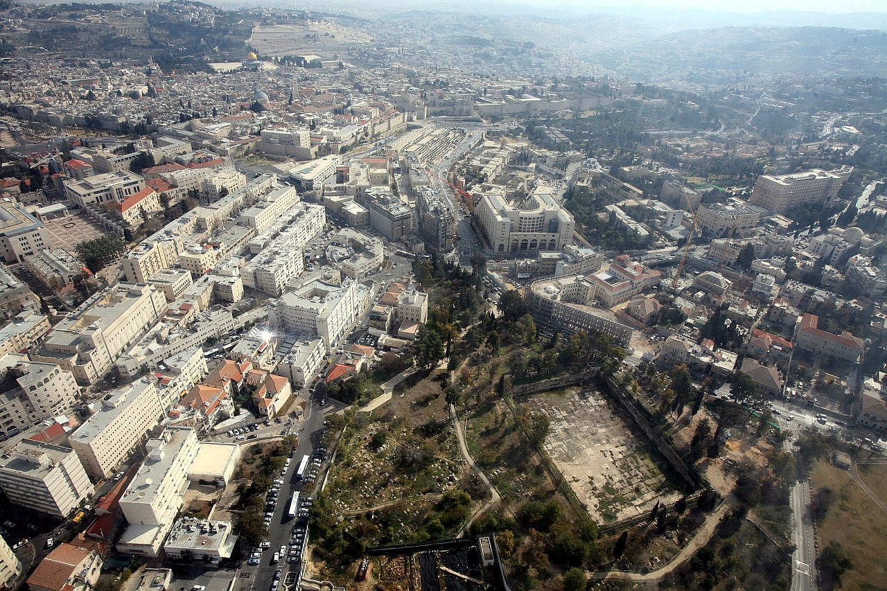 An aerial view over the center of Jerusalem shows Mamilla Cemetery, Mamilla Pool, and Independence Park, January 21, 2008. (Yossi Zamir/Flash90)