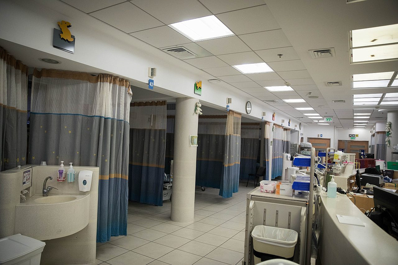 A department of Hadassah Ein Karem Hospital, Jerusalem, Sept 3, 2017. (Hadas Parush/Flash90) A department of Hadassah Ein Karem Hospital, Jerusalem, Sept 3, 2017. (Hadas Parush/Flash90)