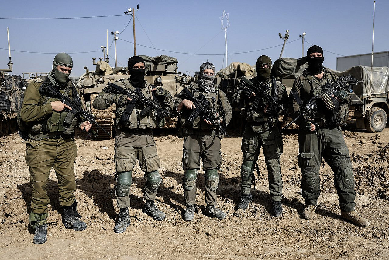 Israeli reserve soldiers from the Alexandroni Brigade are seen at a base near the the Gaza Strip, southern Israel, January 27, 2026. (Tsafrir Abayov/Flash90)